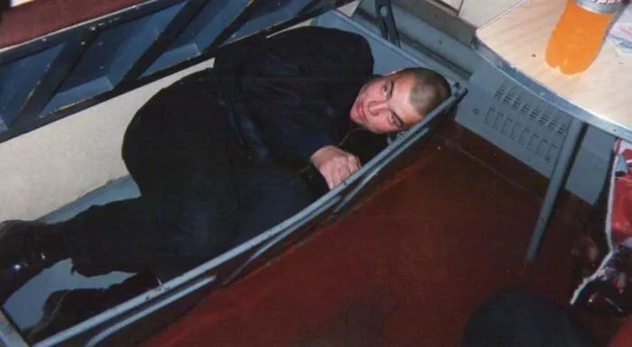 俄罗斯暴打英国足球流氓,俄罗斯足球怎么这么强