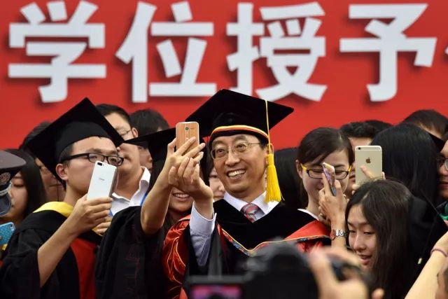 张杰了解谢娜完整版,张杰认识谢娜的视频