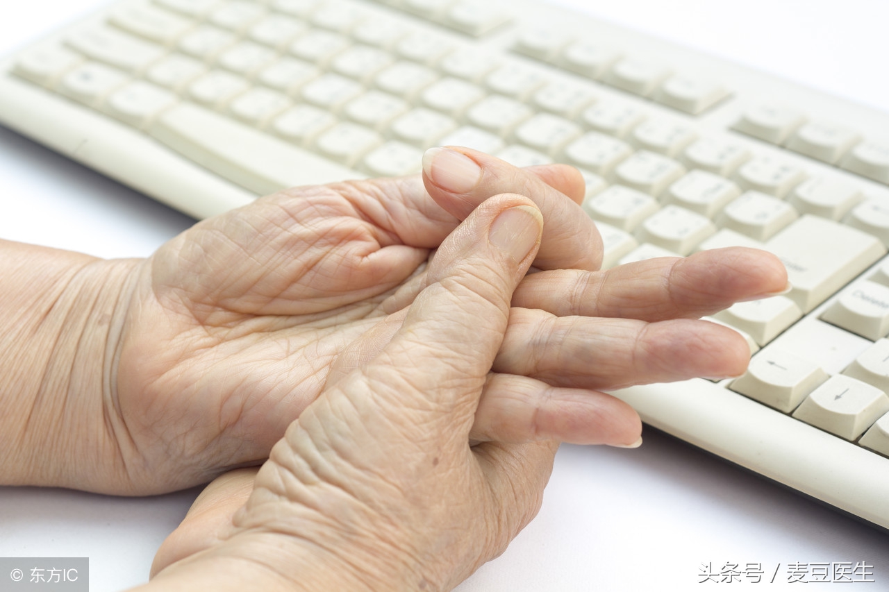 胸闷是血管堵了吗,胸闷气短手指神经刺痛