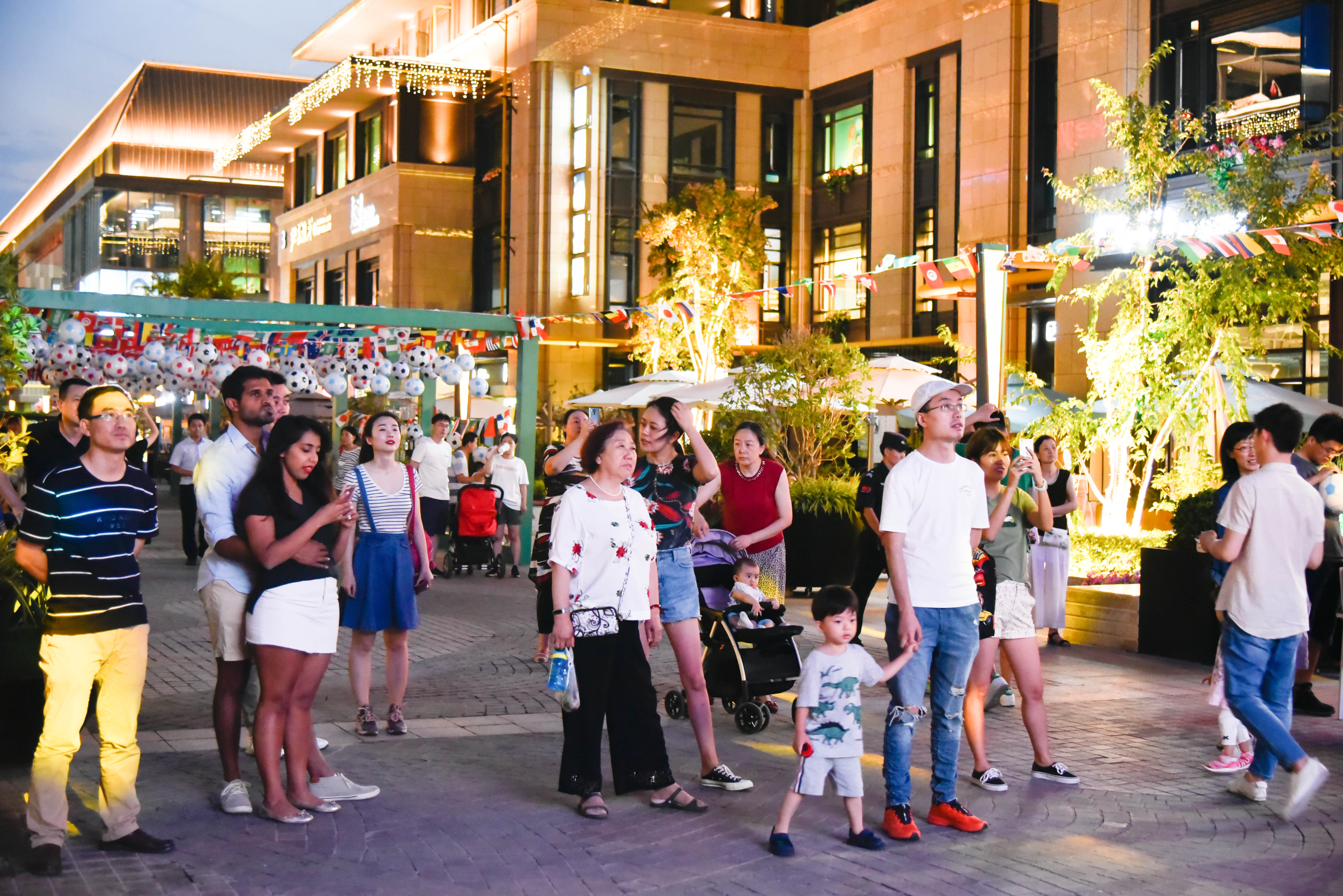 有球必应广场,有球必到台球厅