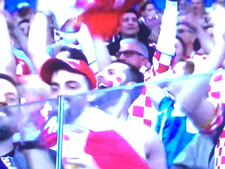 当梅西遇到克罗地亚红白相间的“国际象棋棋盘”