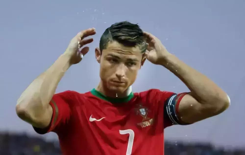 体坛：别让这波球场造型赢过世界杯！