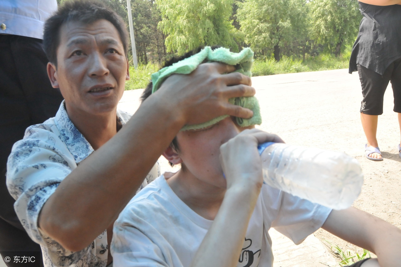 中暑放血疗法,中暑放血扎哪里