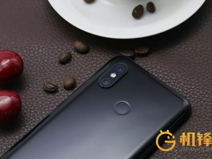 手机测评小米8系列怎么样啊,小米8手机优缺点深度解析