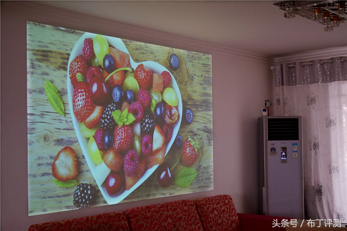 坚果j7s多少流明,坚果j7是长焦还是短焦