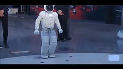 机器人踢足球等运动视频,机器人踢足球阅读答案