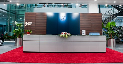 敢这么玩，这家汽车美容店老板疯了！