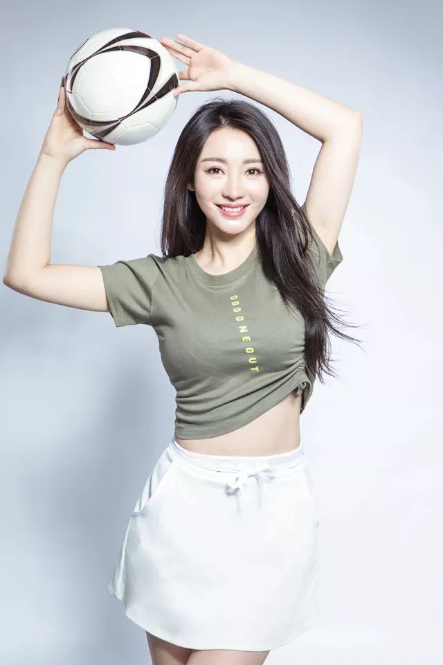 高清美图女神柳岩,柳岩足球美图
