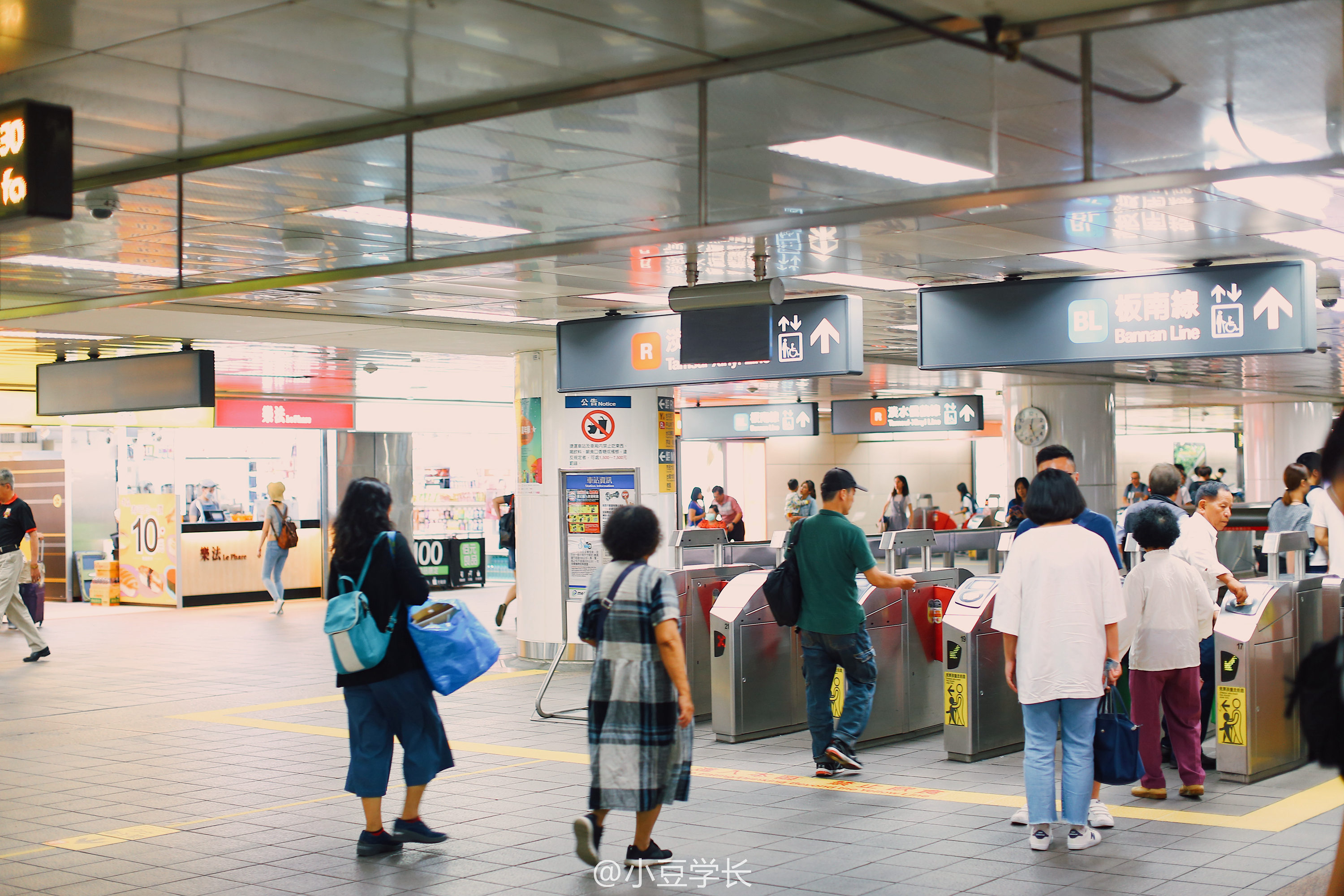 世界最快观景电梯8米,世界上最高最快的电梯