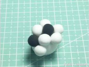 幼儿园足球世界杯手工作品,简单的足球手工