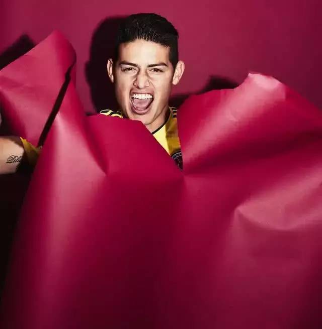 他是伯纳乌的弃儿哥伦比亚的巨星他是钢铁侠J罗