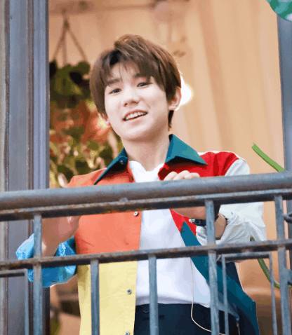 王源高情商采访完美回答采访问题,王源采访希望成为顶级音乐人