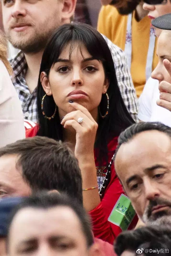 看什么球！看肉！