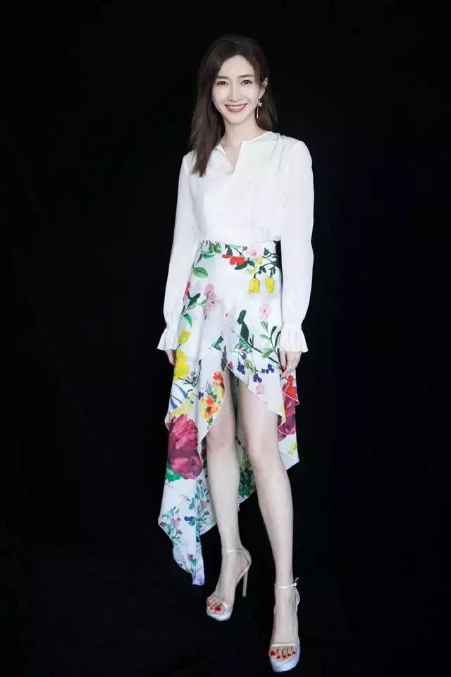 超模杜鹃最新穿搭,超模杜鹃这气质如何