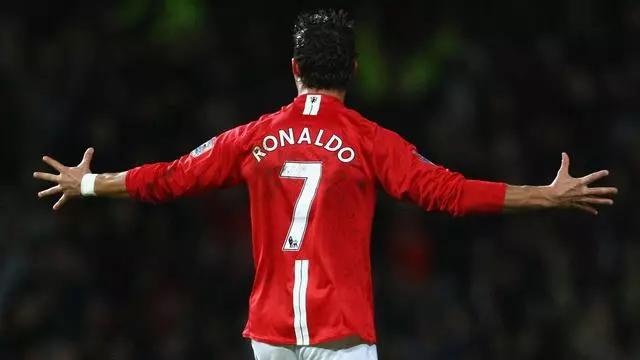 c罗为什么37岁还可以踢球,c罗为献血从不纹身