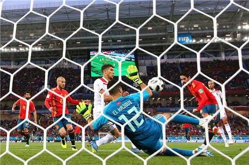 B组出线惊魂夜VAR频繁抢戏，贾跃亭的FF竟拿到许家印67亿港元输血！｜懒熊早知道