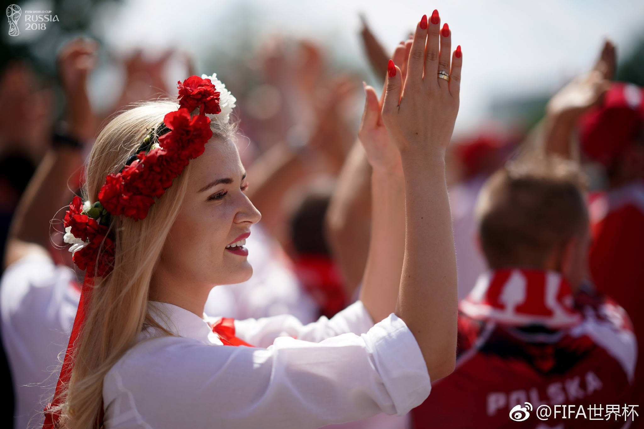 还在心疼今年世界杯输的钱?不知道这些小姐姐能不能治愈你?