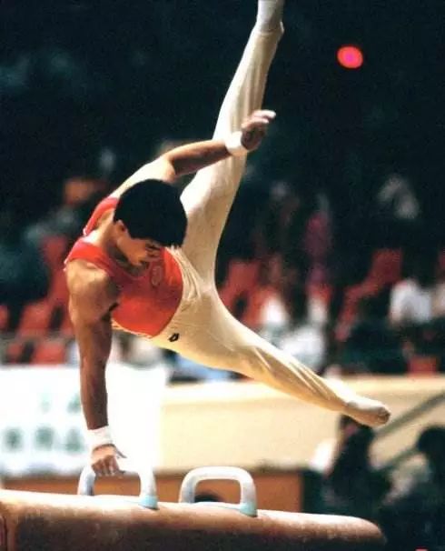 国潮崛起李宁的逆袭之路,国潮李宁的巅峰和衰落