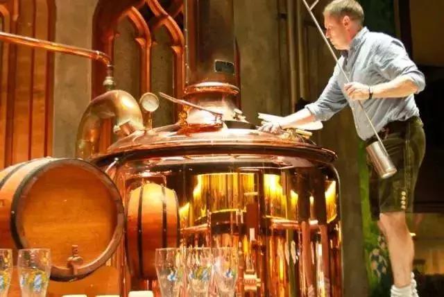 世界杯看球酒馆推荐,世界杯看球啤酒大餐