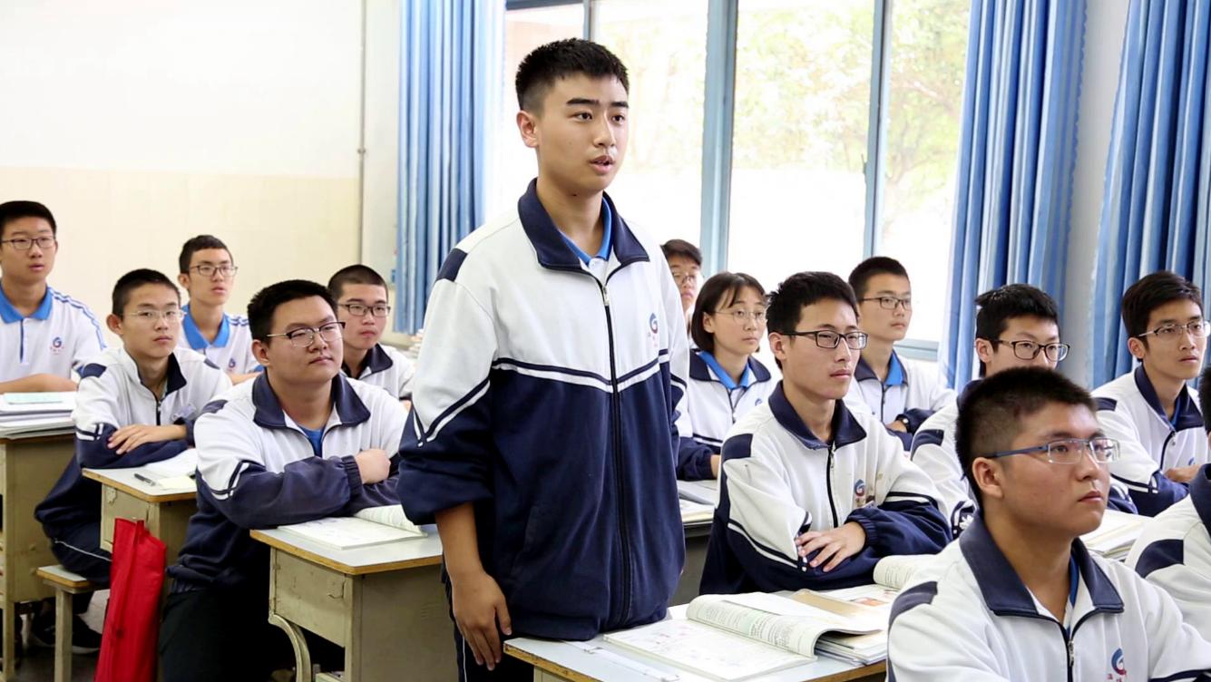 中考落榜的职高生未来的出路如何,成绩不好的职高生怎样才有出路