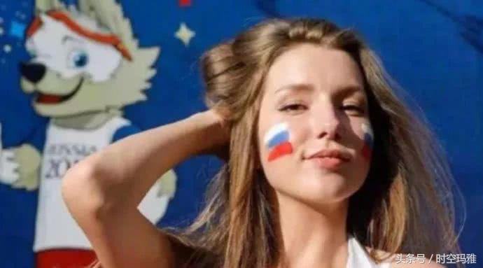 世界杯赛场那些高颜值女球迷瞬间,世界杯看台美女卡塔尔