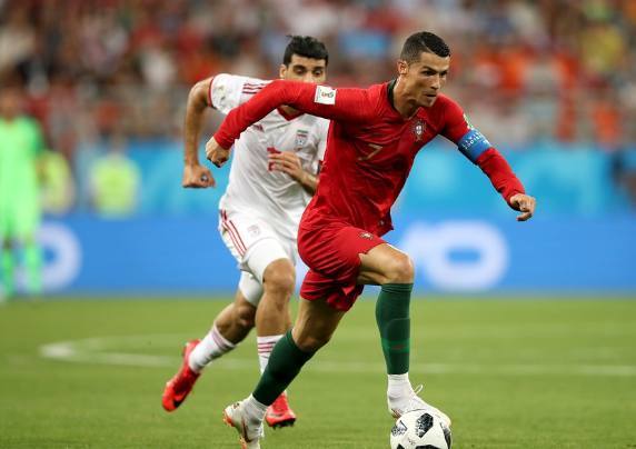 盘点足球场上的美女,看台上的足球美女