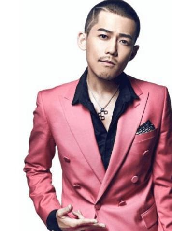 苏醒送张远球衣,苏醒送球衣的视频