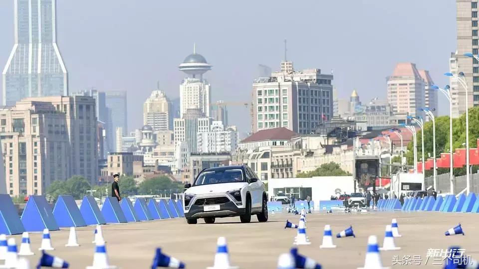 百公里提速4.4秒，50万购买这款纯电7座SUV，但续航仅355公里