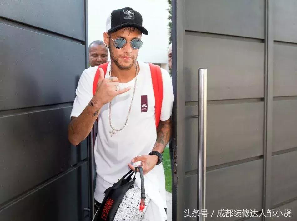 梅西和c罗的房子长啥样,梅西c罗内马尔小贝