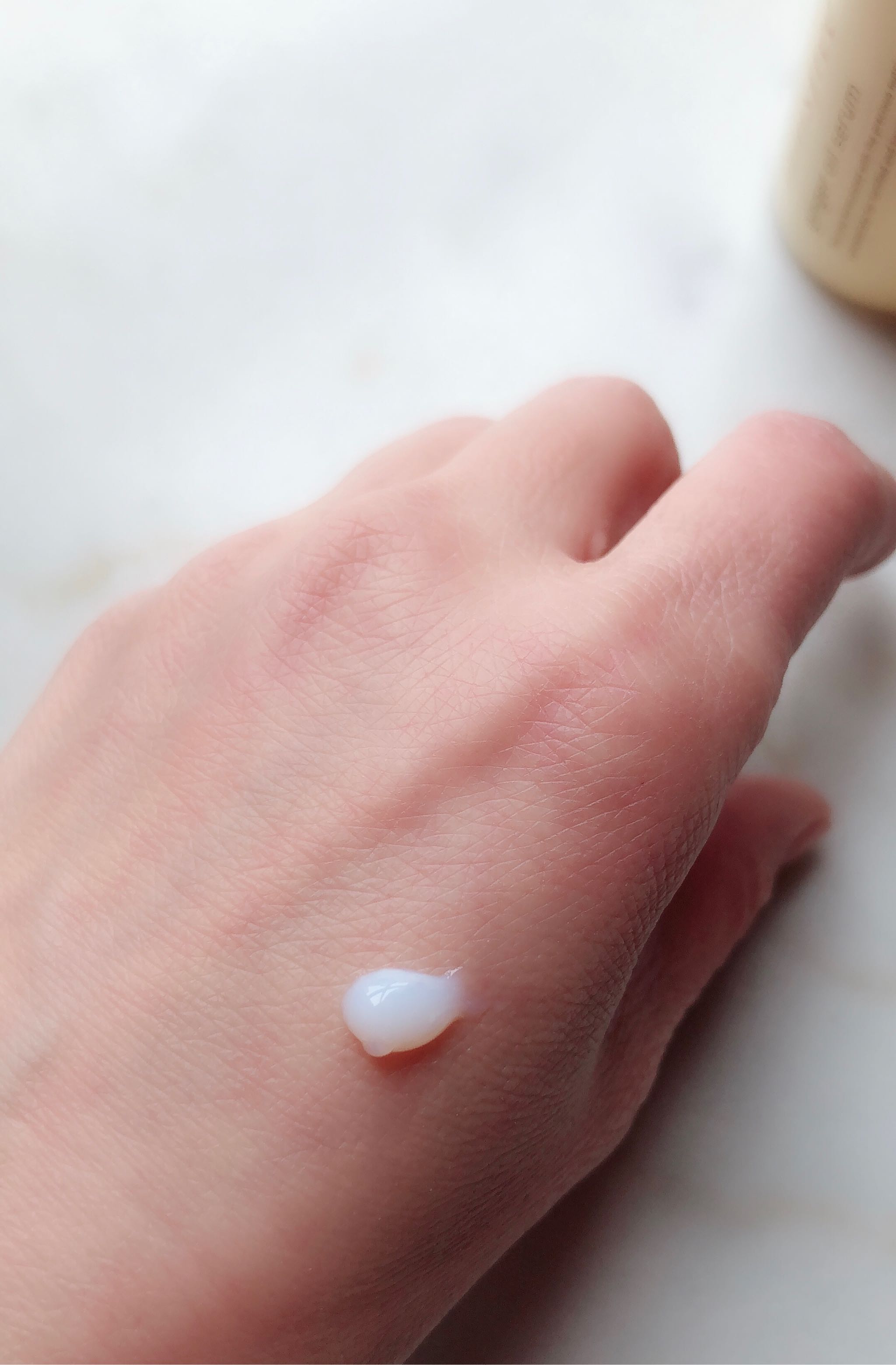 悦诗风吟是大牌吗,悦诗风吟身体精华乳怎么样