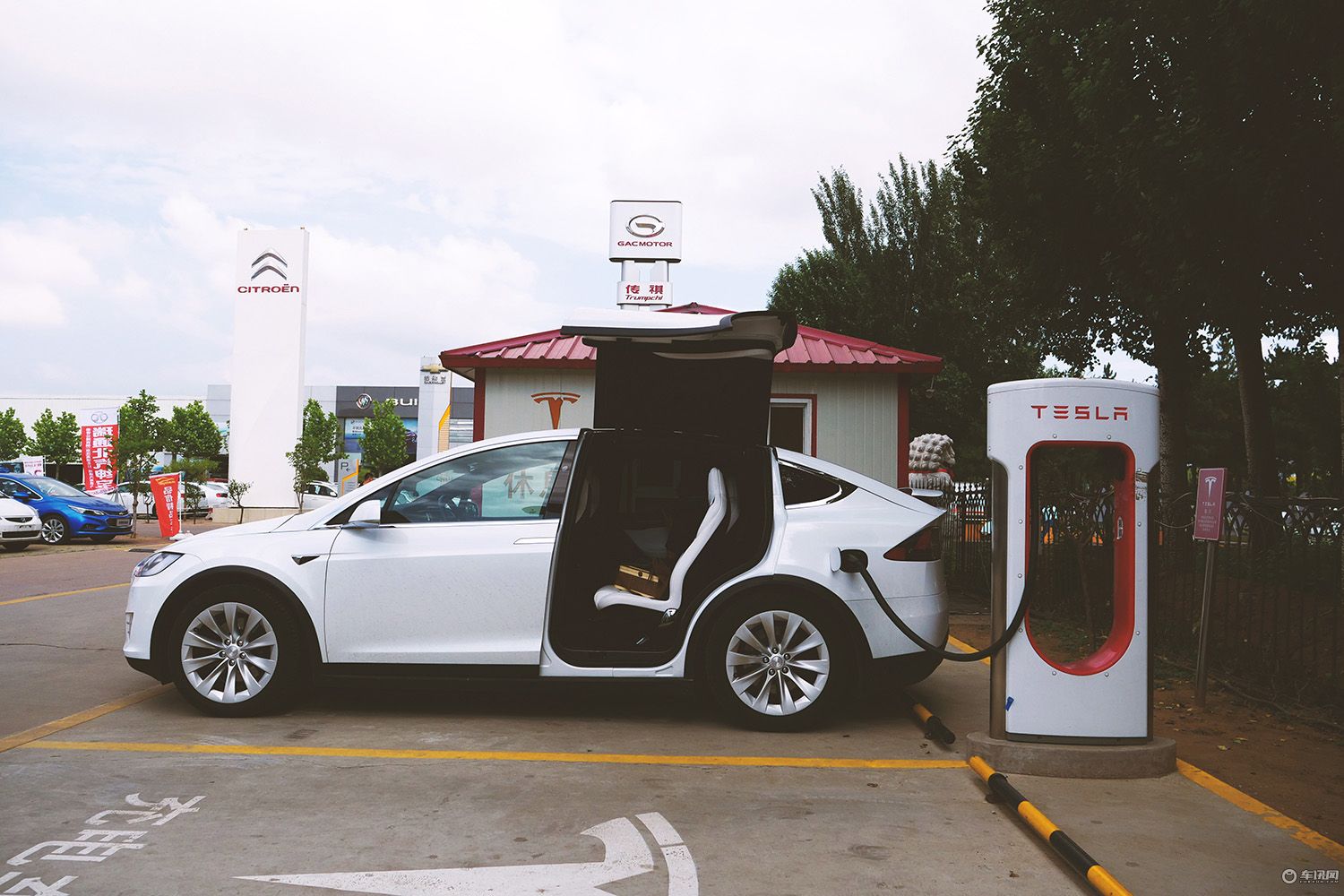 特斯拉modelx自驾游,特斯拉长续航modelx自驾海南