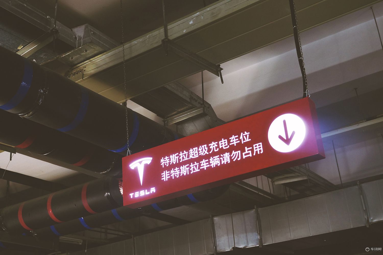 特斯拉modelx旅行,特斯拉modelx100d能跑多少公里