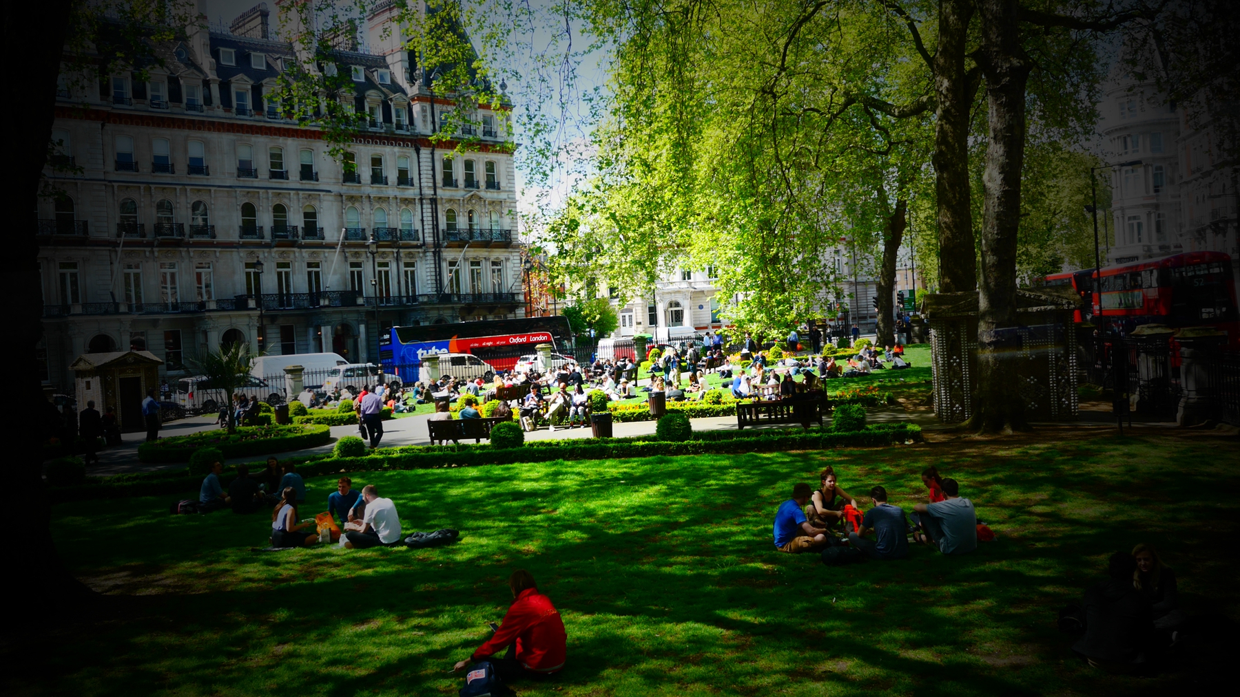 在伦敦和巴黎相约旅行,在伦敦约会