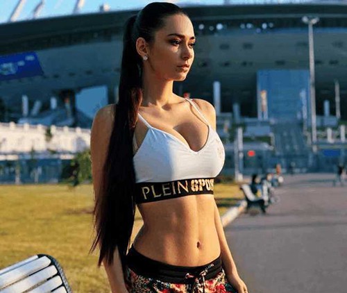 世界杯看台女生,世界杯看台女性