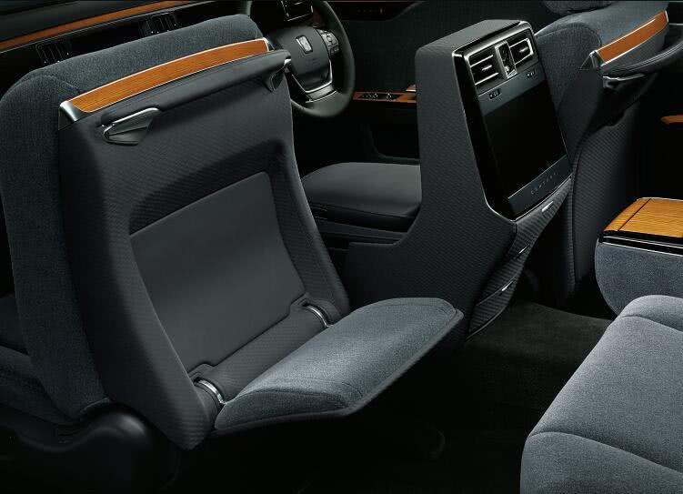 丰田轿车中有哪些豪华车型最贵,丰田目前最贵的轿车