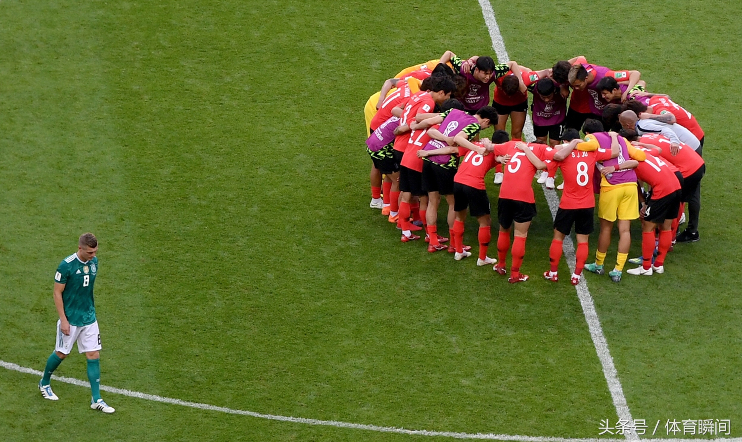 俄罗斯世界杯,将足球踢成了橄榄球,太极虎掀翻超级战车值得尊敬