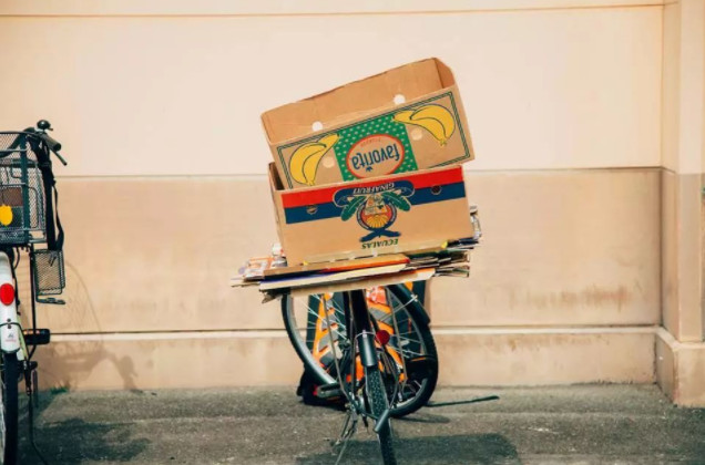 他用废纸箱做钱包，居然卖到600元，MUJI都叫好！