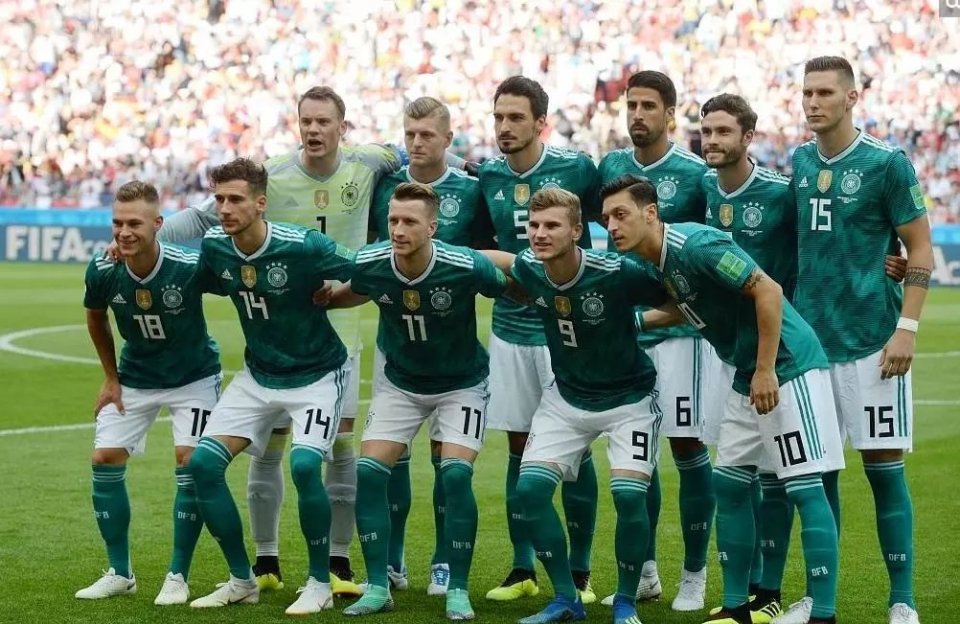 德国男模队抵达世界杯看看谁最帅,德国男模队太太团