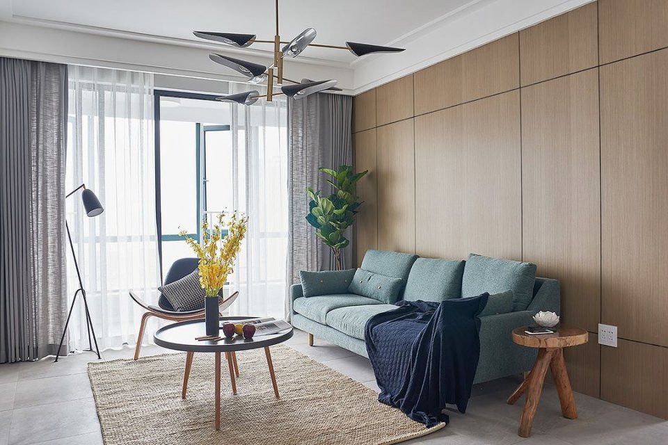 西边户客厅大飘窗西晒厉害吗,朝西客厅怎么解决西晒