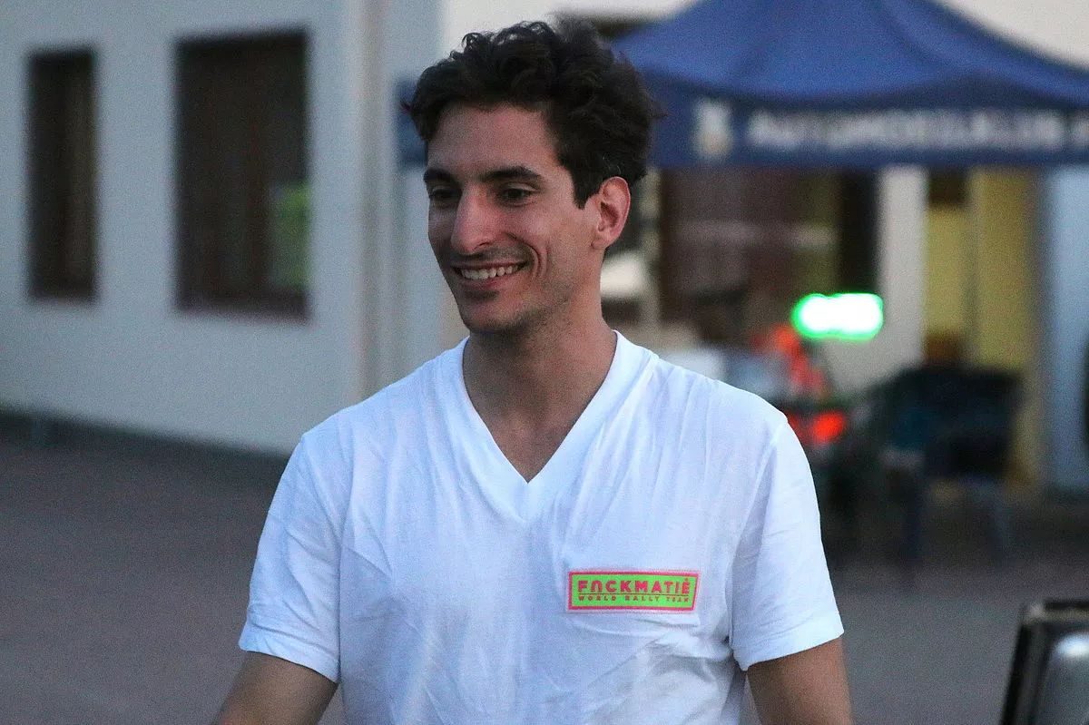 prada鍐嶇敓绯诲垪,prada鎹㈡帉闂ㄤ汉