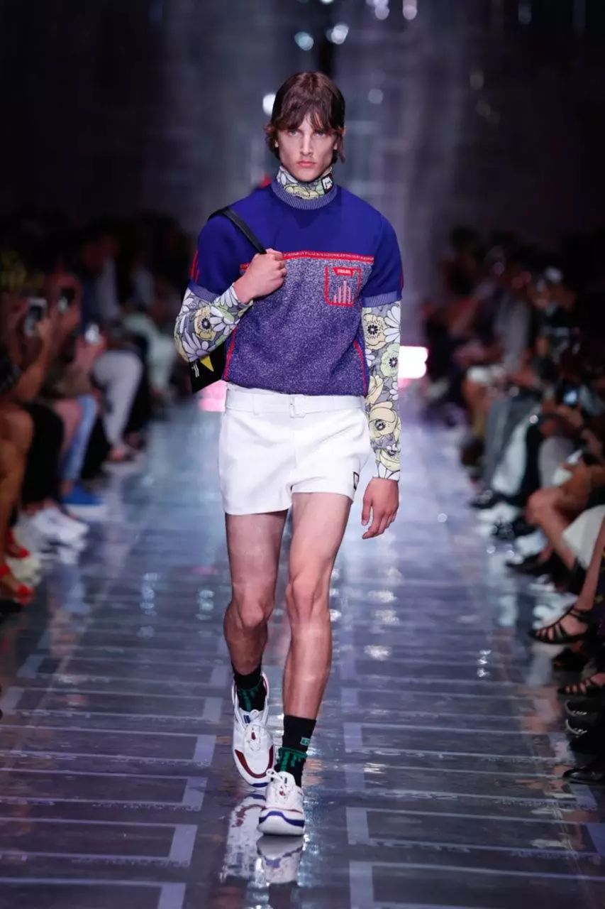 prada鍐嶇敓绯诲垪,prada鎹㈡帉闂ㄤ汉