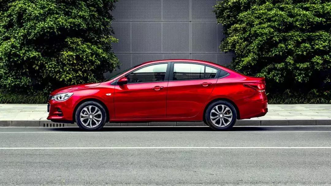 想捧回大力神？你们需要一台科沃兹司职中后卫……