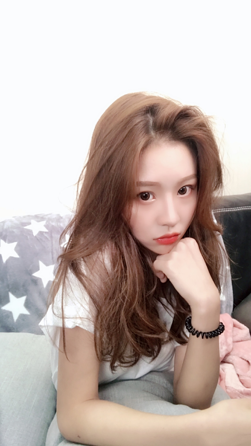 网红温婉转战直播平台，直播间不开美颜和滤镜，网友：你是真的丑