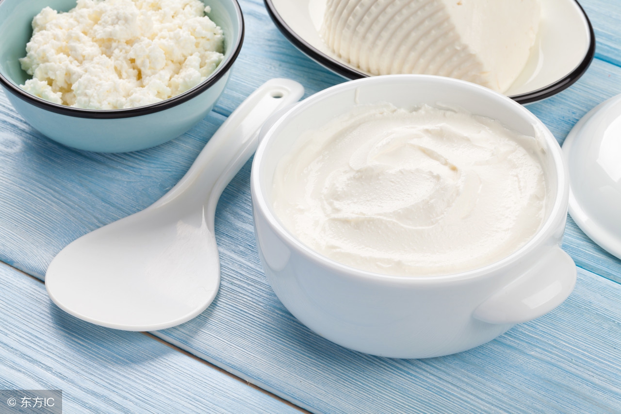 牛奶补钙效果好是因为含有乳糖吗,老年人奶粉和牛奶哪个补钙效果好