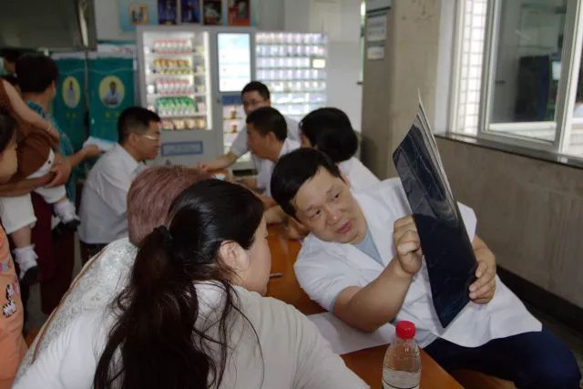 医联体又一大事！嘉兴市第二医院南湖分院今日揭牌！