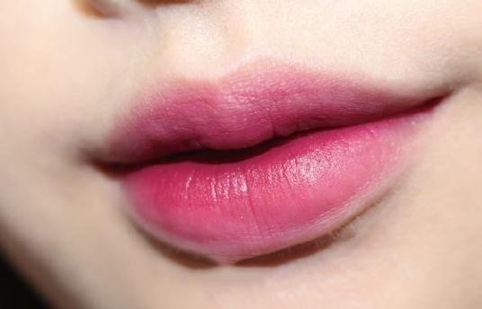 黄皮适合的平价口红,黄皮不化妆哪个口红显气色