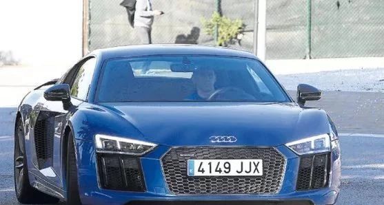 梅西和c罗19岁的照片,梅西和c罗同一天告别