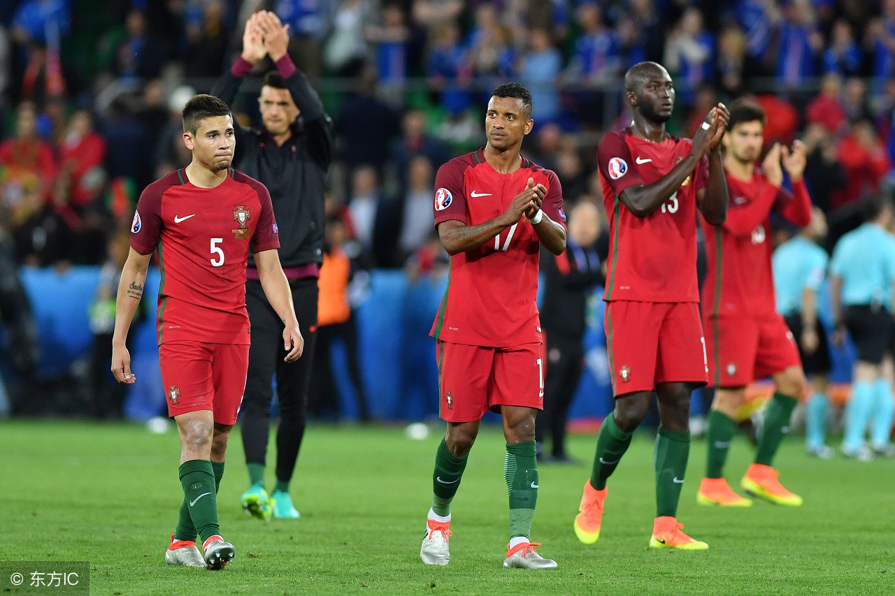 姆巴佩谈梅西跟c罗谁强,姆巴佩对c罗和梅西的评价