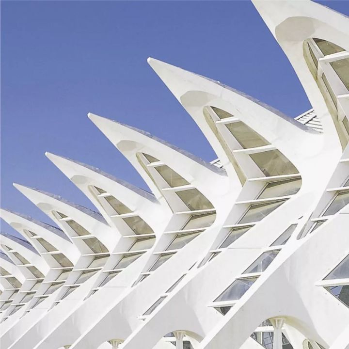 圣地亚哥卡拉特拉瓦躯扭大楼介绍,建筑史中的建筑大师