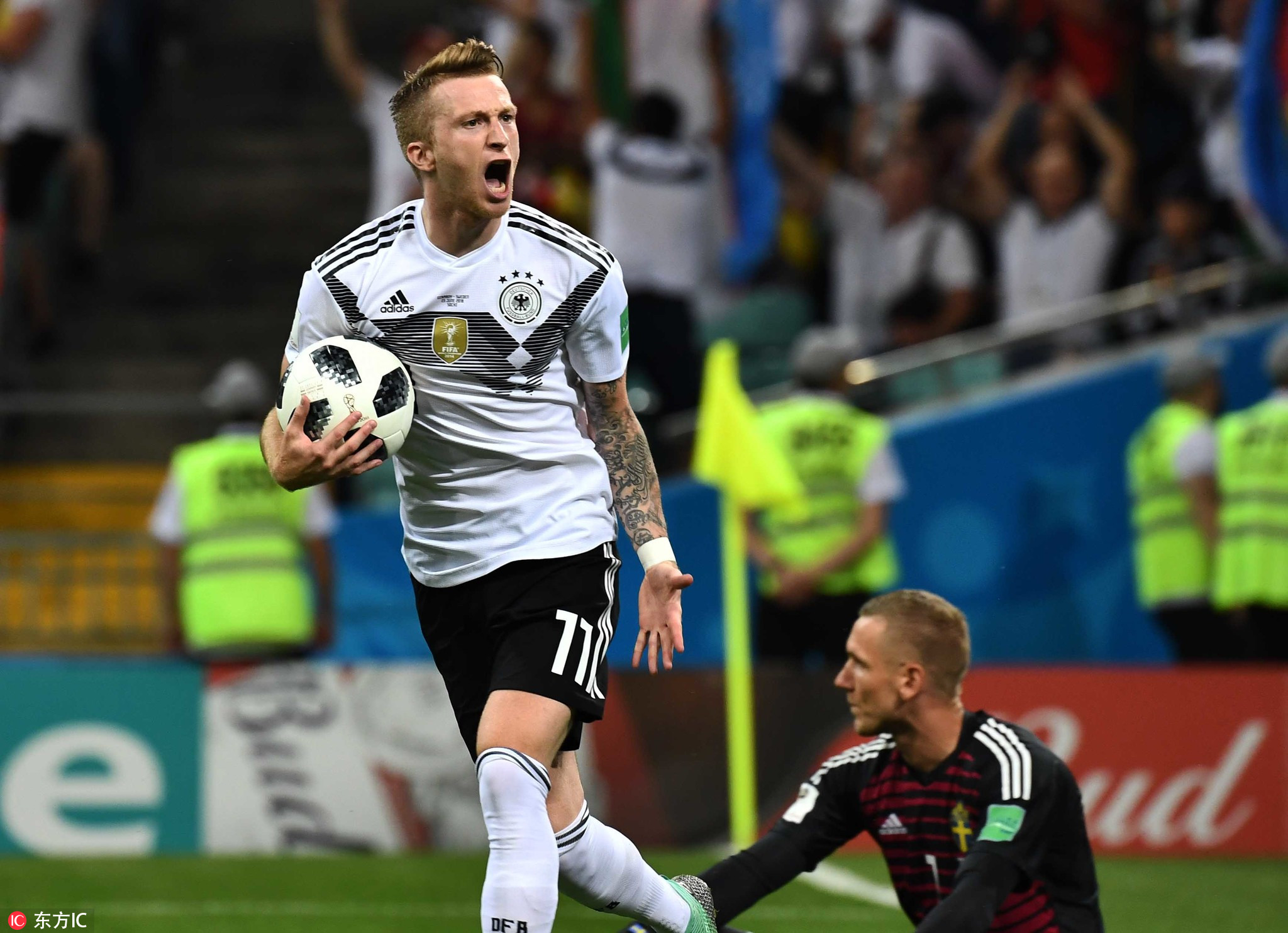 燃情奋战十余天,晒得比内马尔还黑,但他们的照片美炸了